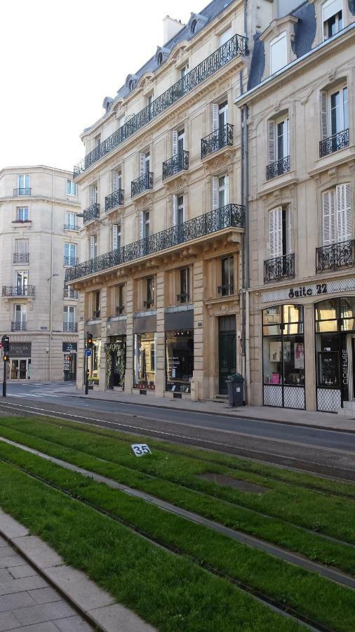 Hôtel The Absolute Center Of Reims Extérieur photo